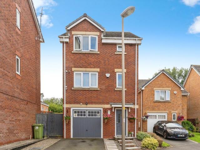 House for sale in Rossmore, Cheshire