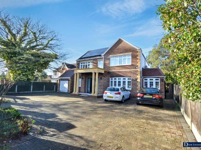 House for sale in Emerson Park, Greater London