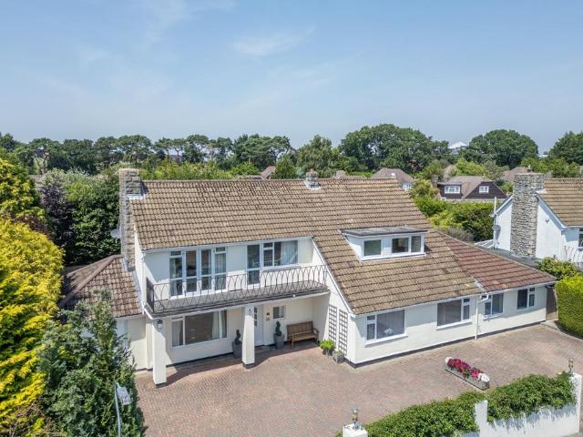 House for sale in Talbot Village, Bournemouth