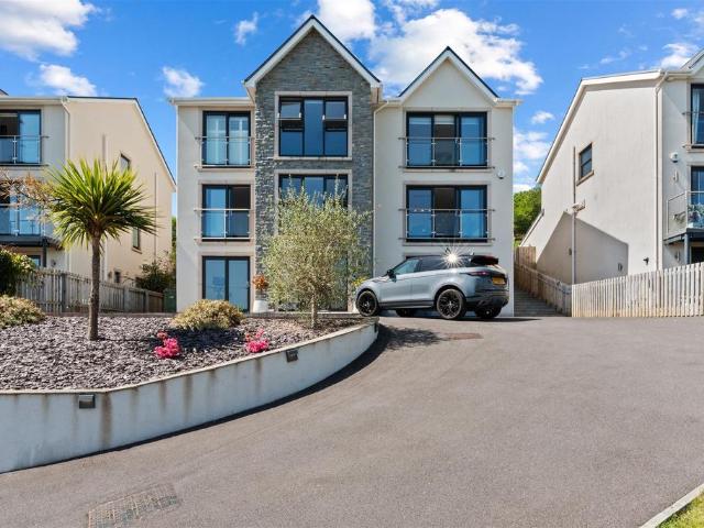 House for sale in Llanedi, Fforest