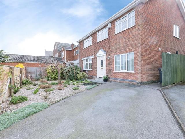 House for sale in Barwell, Barton