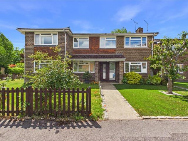 House for sale in Heol-las, Surrey