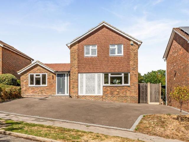 House for sale in Littlecote, West Sussex