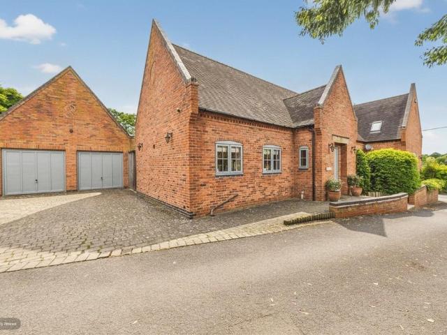 House for sale in Barton In Fabis, East Midlands