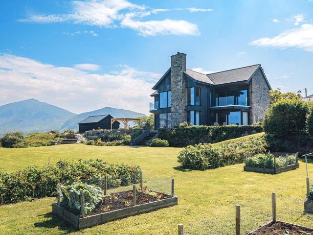 House for sale in Trefor, Llanaelhaearn