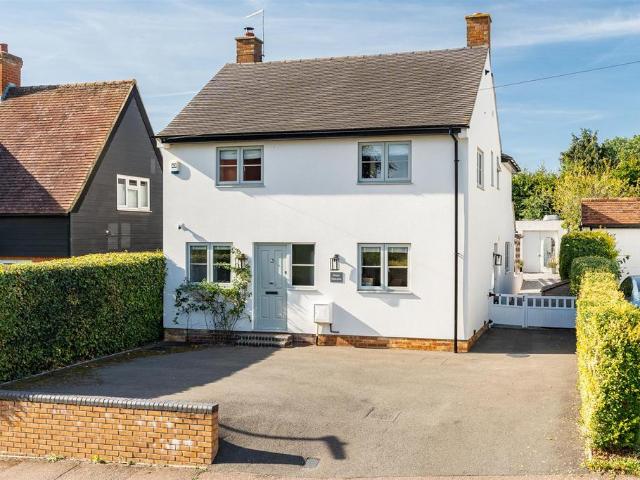 House for sale in Knebworth, North Hertfordshire