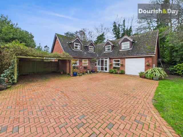 House for sale in Baswich, Staffordshire