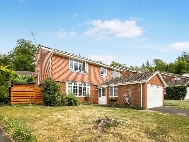House for sale in London Borough of Croydon, Selsdon