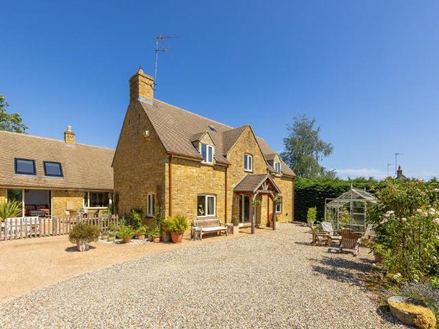 House for sale in Black Bourton, Oxfordshire
