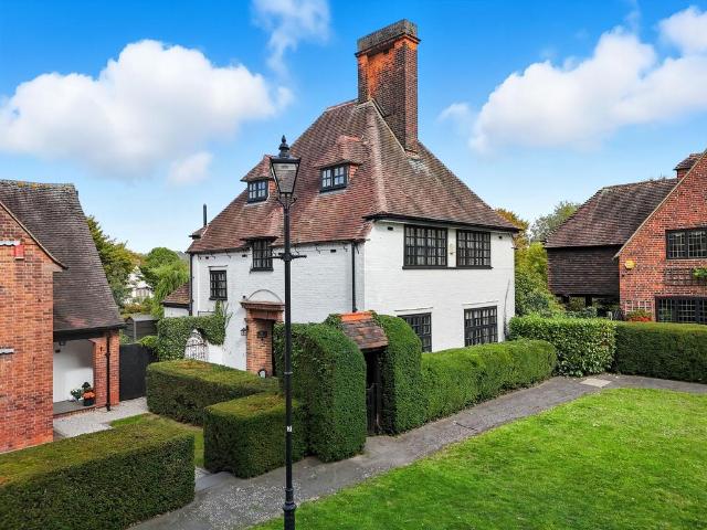 House for sale in Gidea Park, Greater London