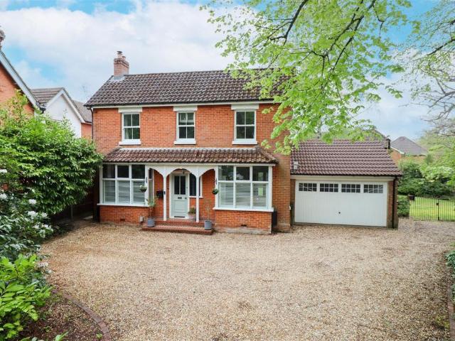House for sale in Fleet, Hart