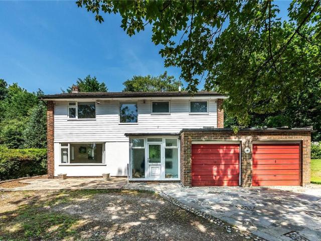 House for sale in Woodhatch, Red Hill