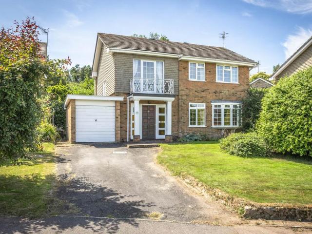 House for sale in Broadwater Down, Sandown Park