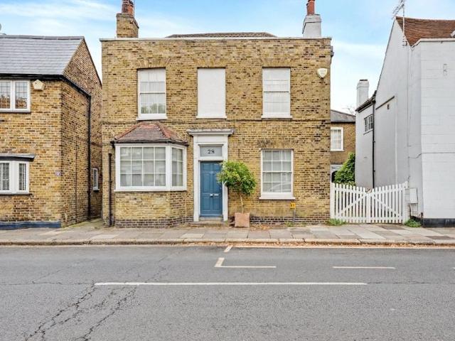 House for sale in Hampton, Greater London