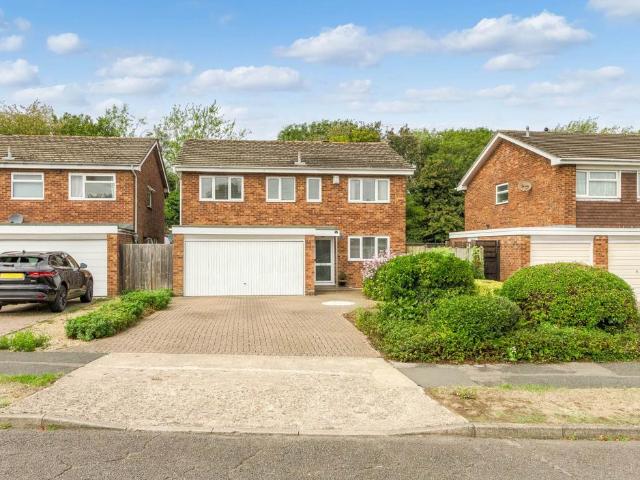 House for sale in Far Bletchley, Milton Keynes