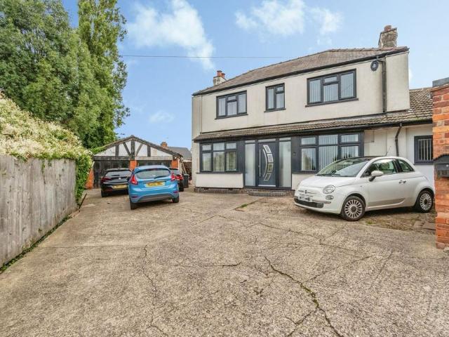 House for sale in Bilston, West Midlands