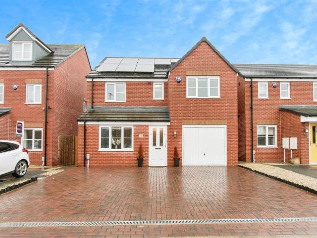 House for sale in Whitwood, West Yorkshire