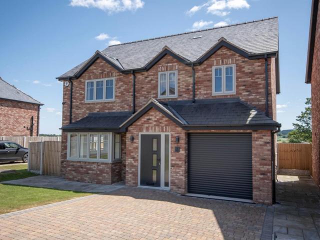 House for sale in Llansantffraid-ym-mechain, Wales