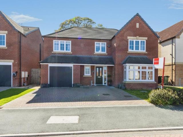 House for sale in Pinders Heath, West Yorkshire