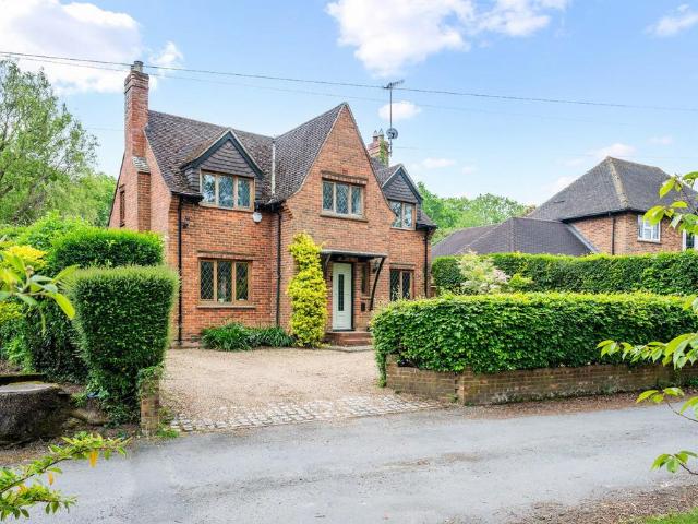 House for sale in Hillview, Surrey