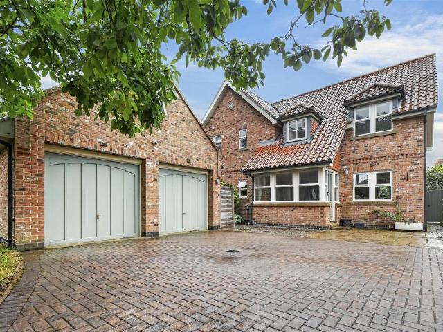 House for sale in Tollerton, North Yorkshire