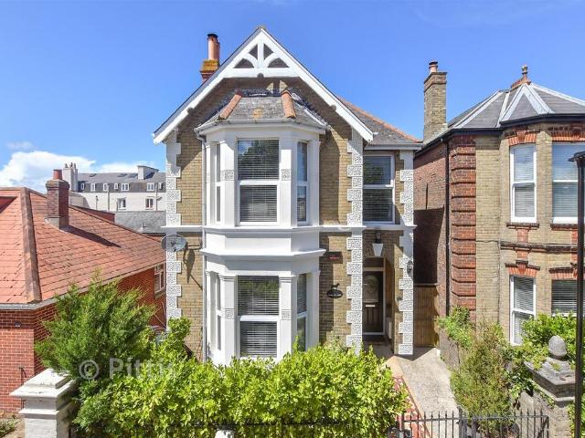 House for sale in Binstead, Ryde