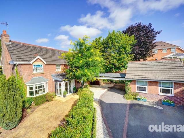 House for sale in Crookhill, Worcestershire