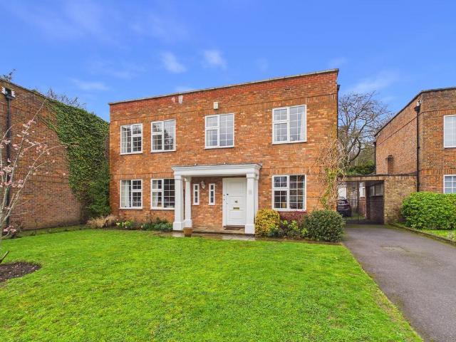 House for sale in Lower Green Esher, Blackhills