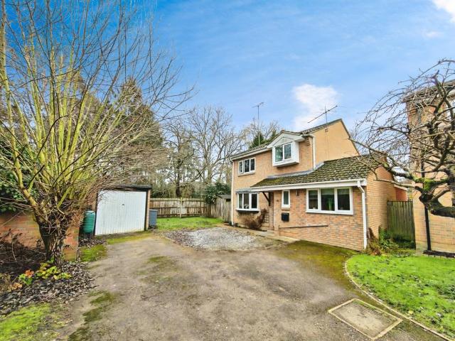 House for sale in Emmbrook, Wokingham