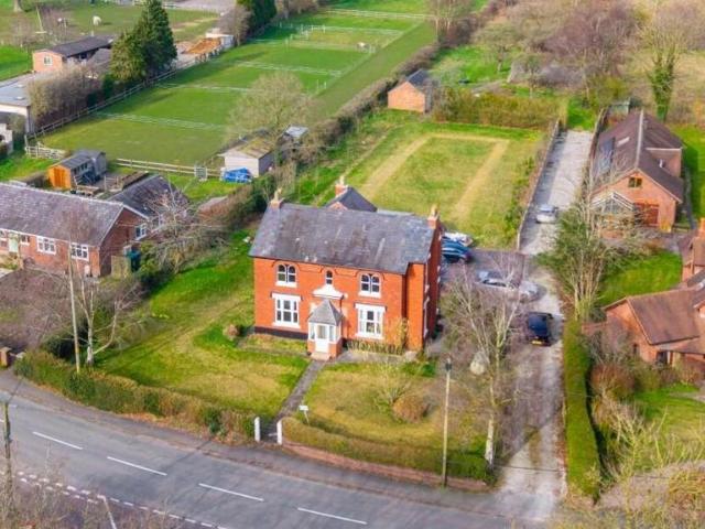House for sale in Lower Withington