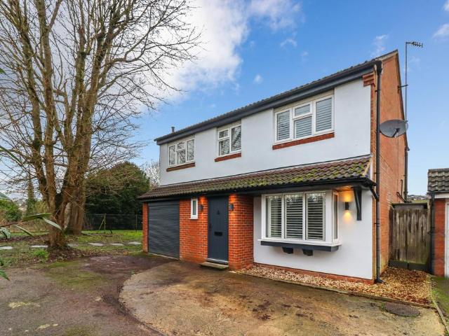 House for sale in Batchworth, Hertfordshire