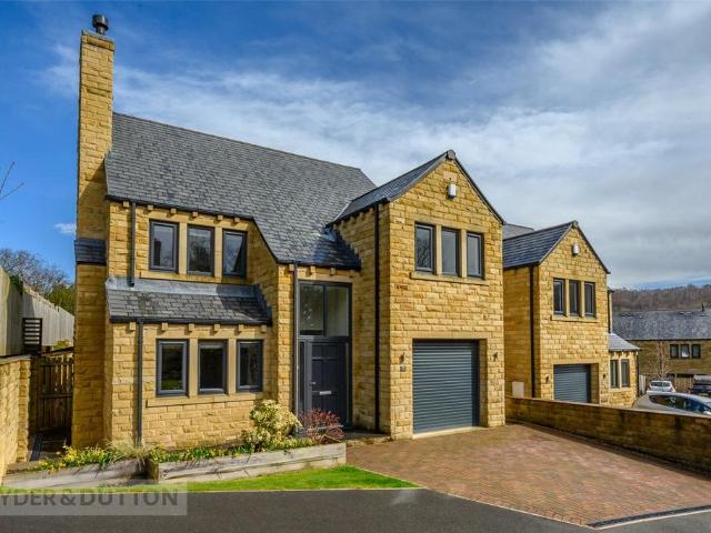 House for sale in Meltham, West Yorkshire