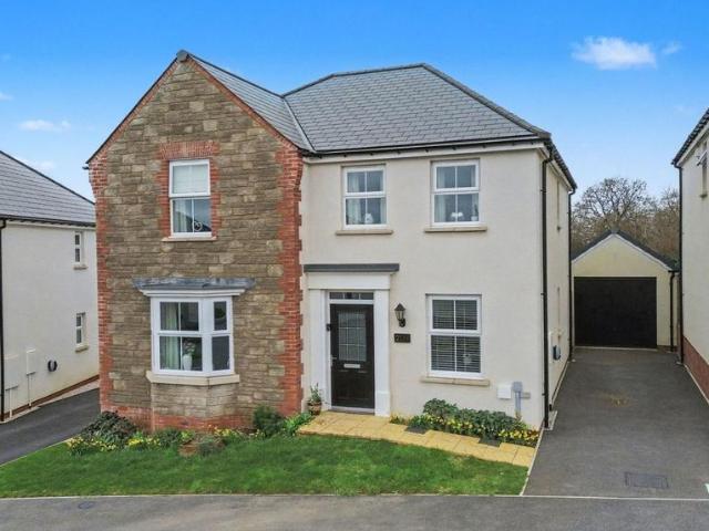 House for sale in Saltash, Cornwall