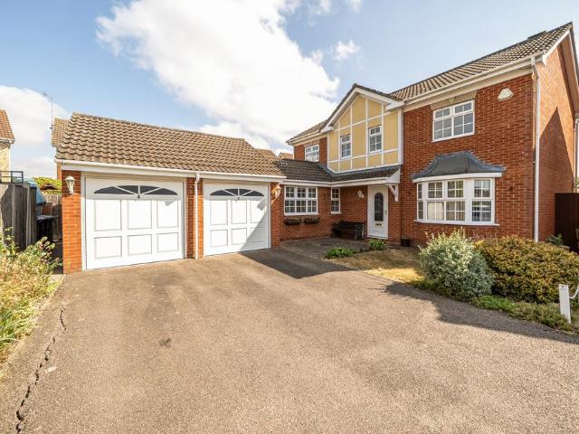 House for sale in Chipping Hill, Essex