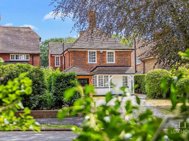 House for sale in Gidea Park, Greater London