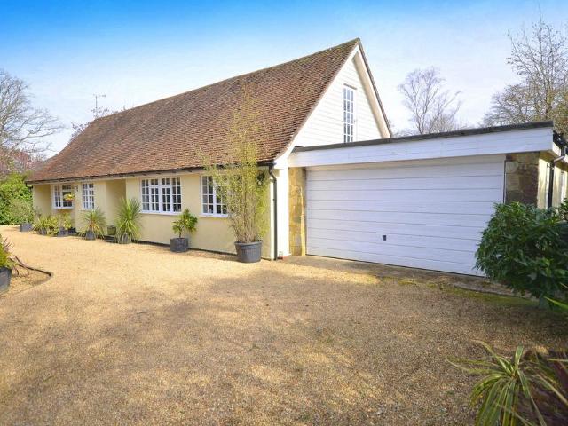 House for sale in Fole, Surrey