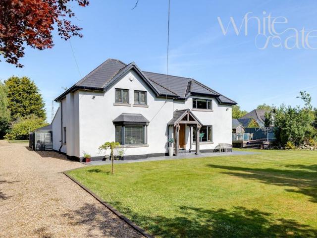 House for sale in Saughall, Cheshire
