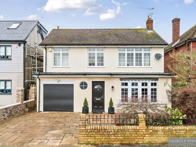 House for sale in Gidea Park, Greater London