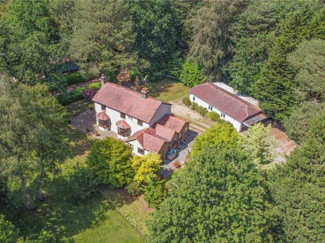 House for sale in Hillview, Surrey