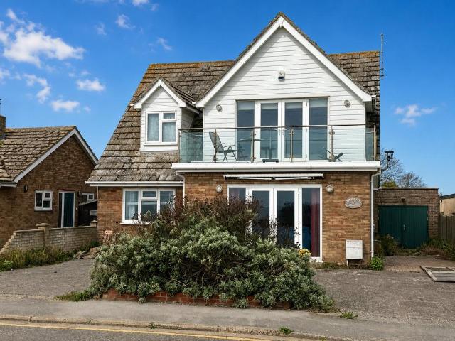 House for sale in Frinton and Walton, Dale Hill