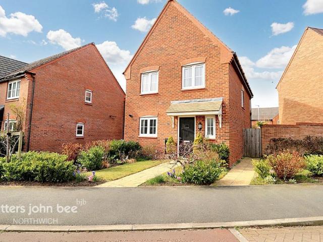 House for sale in Cuddington, Cheshire