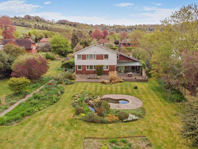 House for sale in The Butts, Kent
