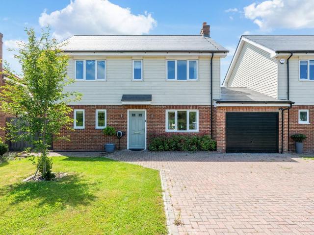 House for sale in Hillview, Surrey