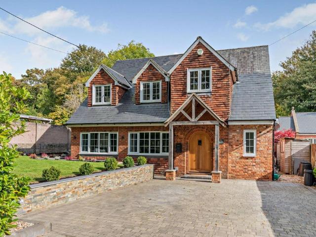 House for sale in The Butts, Kent