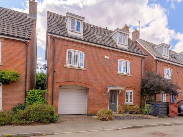 House for sale in Desborough