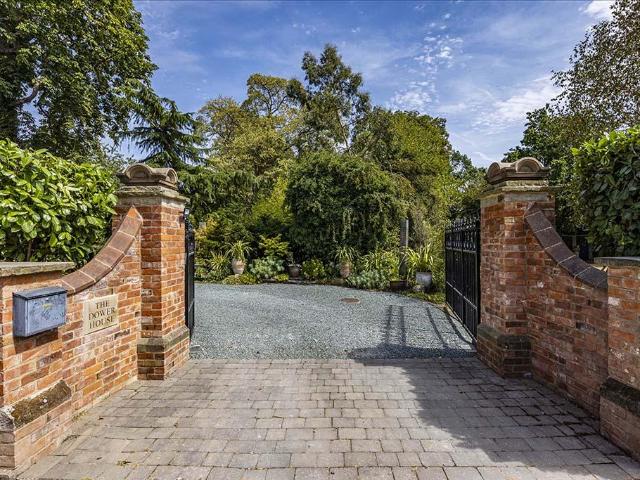 House for sale in Hoveringham, Alverton