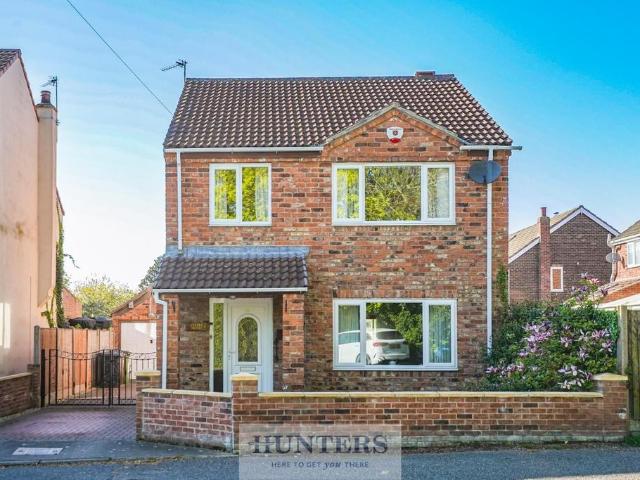 House for sale in Hut Green, Eggborough