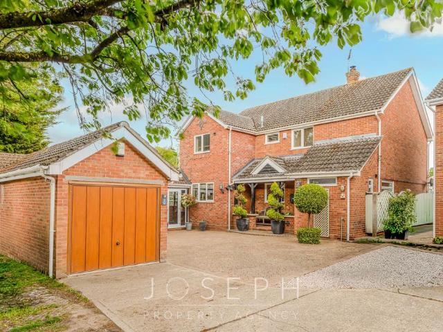 House for sale in Bedingfield, Suffolk