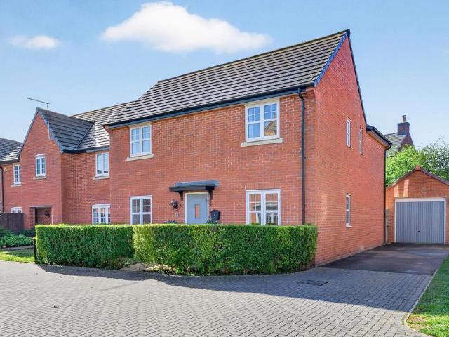 House for sale in Burton Latimer