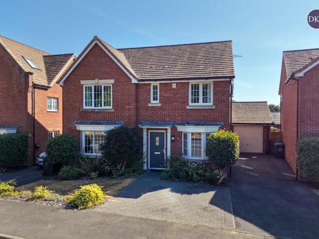 House for sale in Batchworth, Hertfordshire